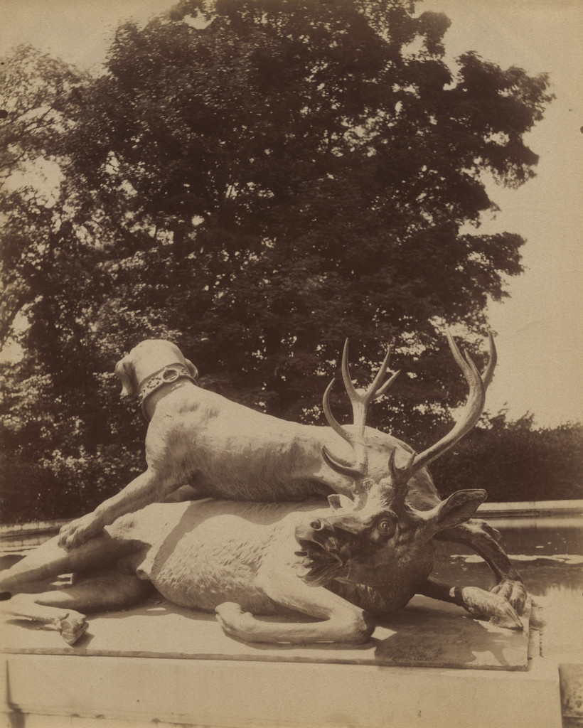 Versailles -- Fontaine du Point du Jour. Limier combattant un cerf par Houzeau