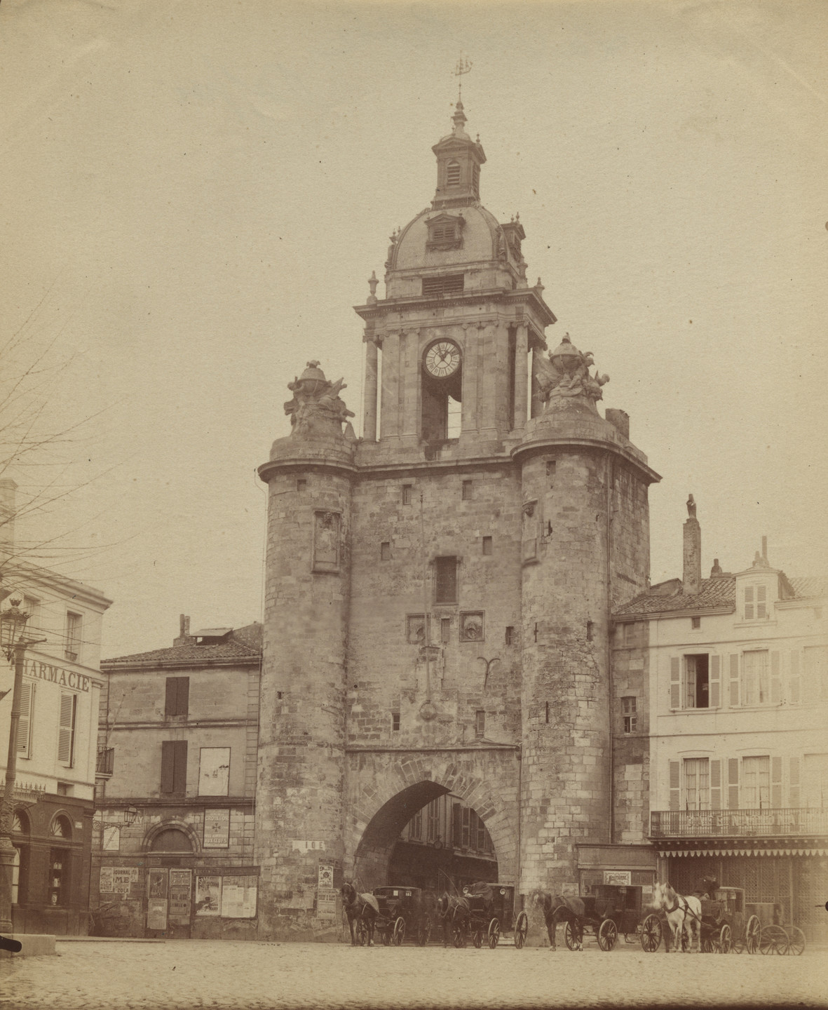 Eugène Atget. La Rochelle, beffroi. 1896?