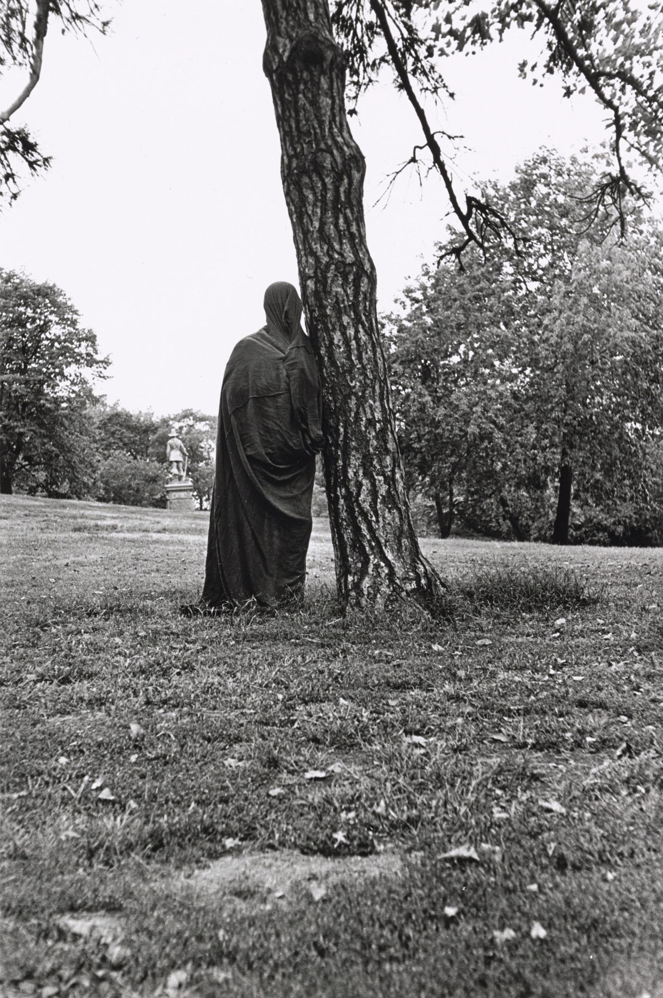 Fred W. McDarrah. Figure standing in a black bag for Yoko Ono's Cut Piece, 4th Annual Avant-Garde Festival, Central Park, New York, September 9th, 1966