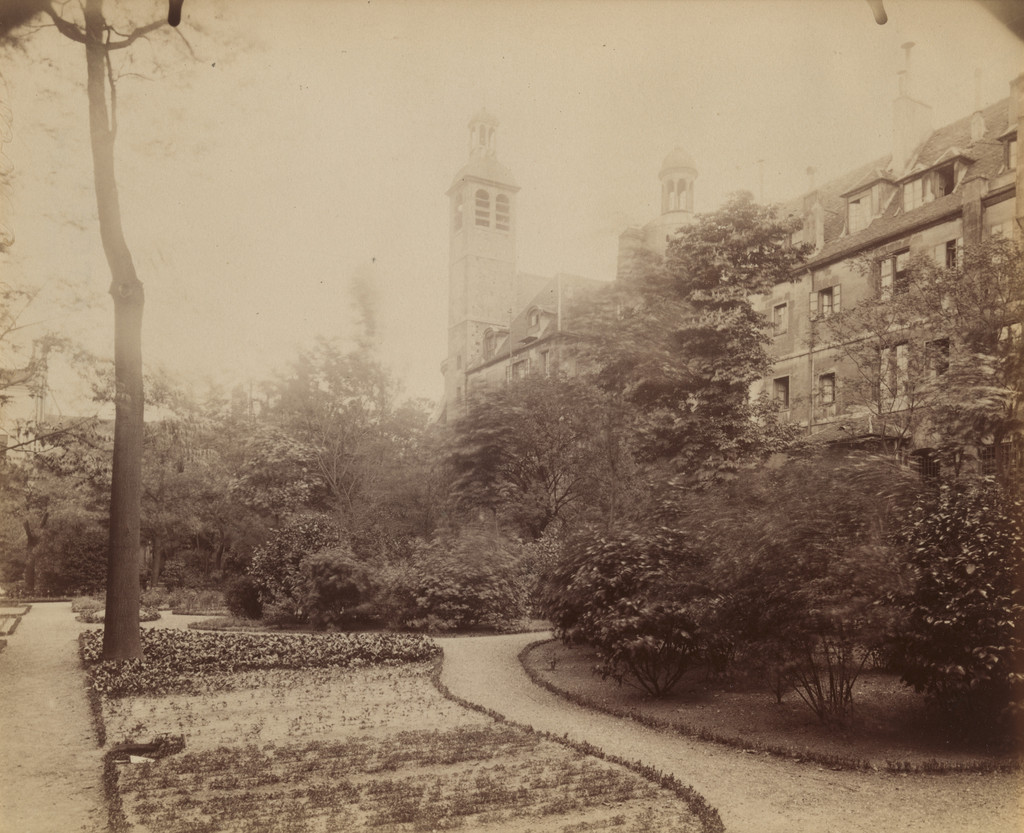 Ancien couvent des Carmes. Théâtre des massacres de Septembre 1792. Rue de Vaugirard 70