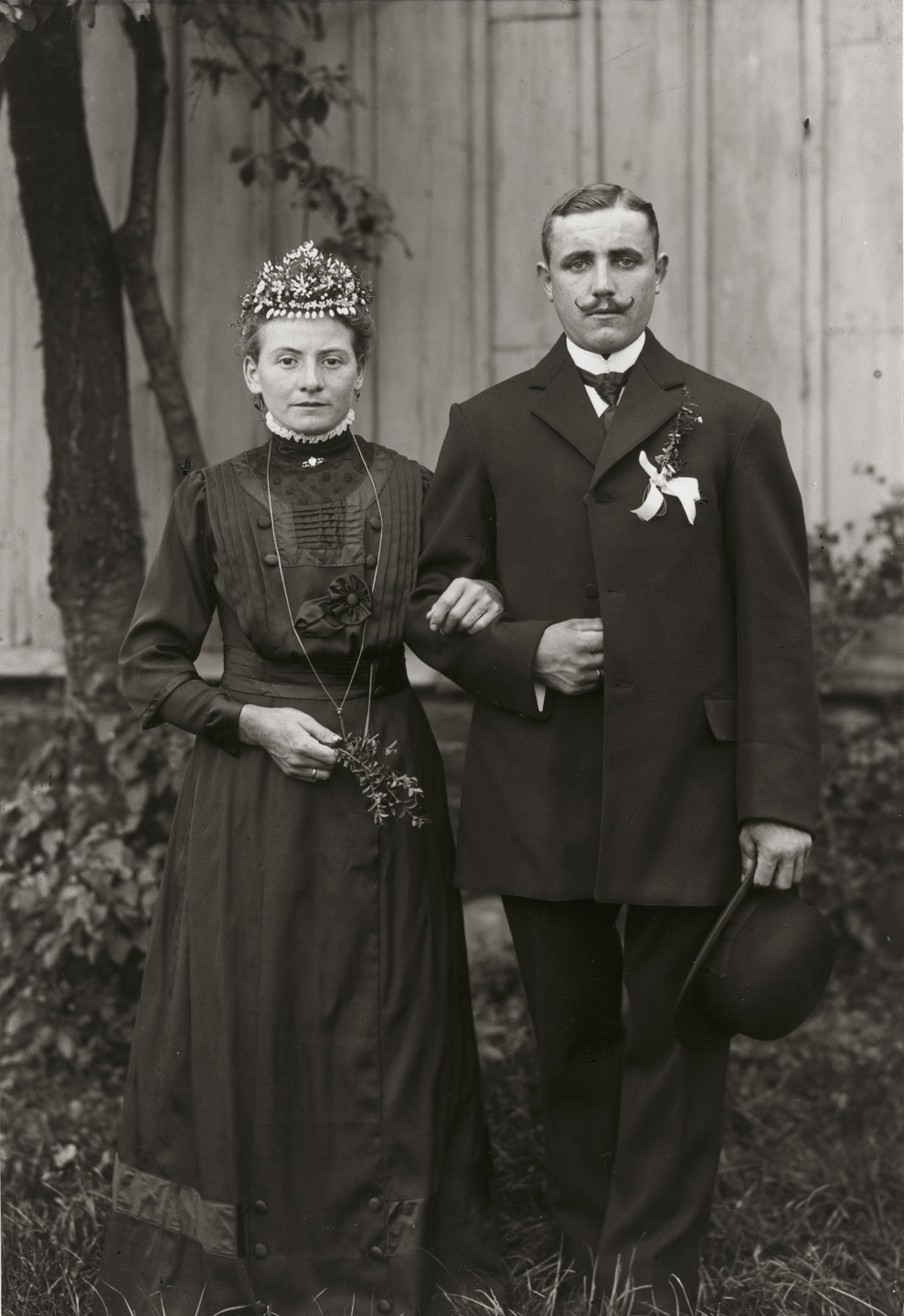 August Sander. Engaged Farming Couple. 1911-14