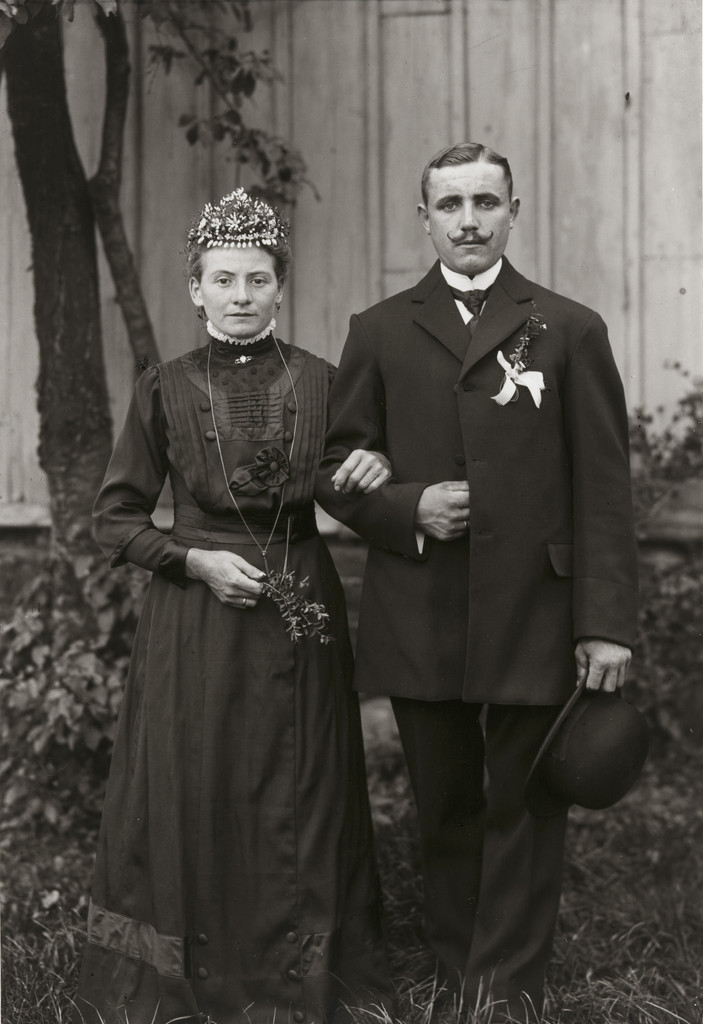 Engaged Farming Couple, August Sander, 1911-14