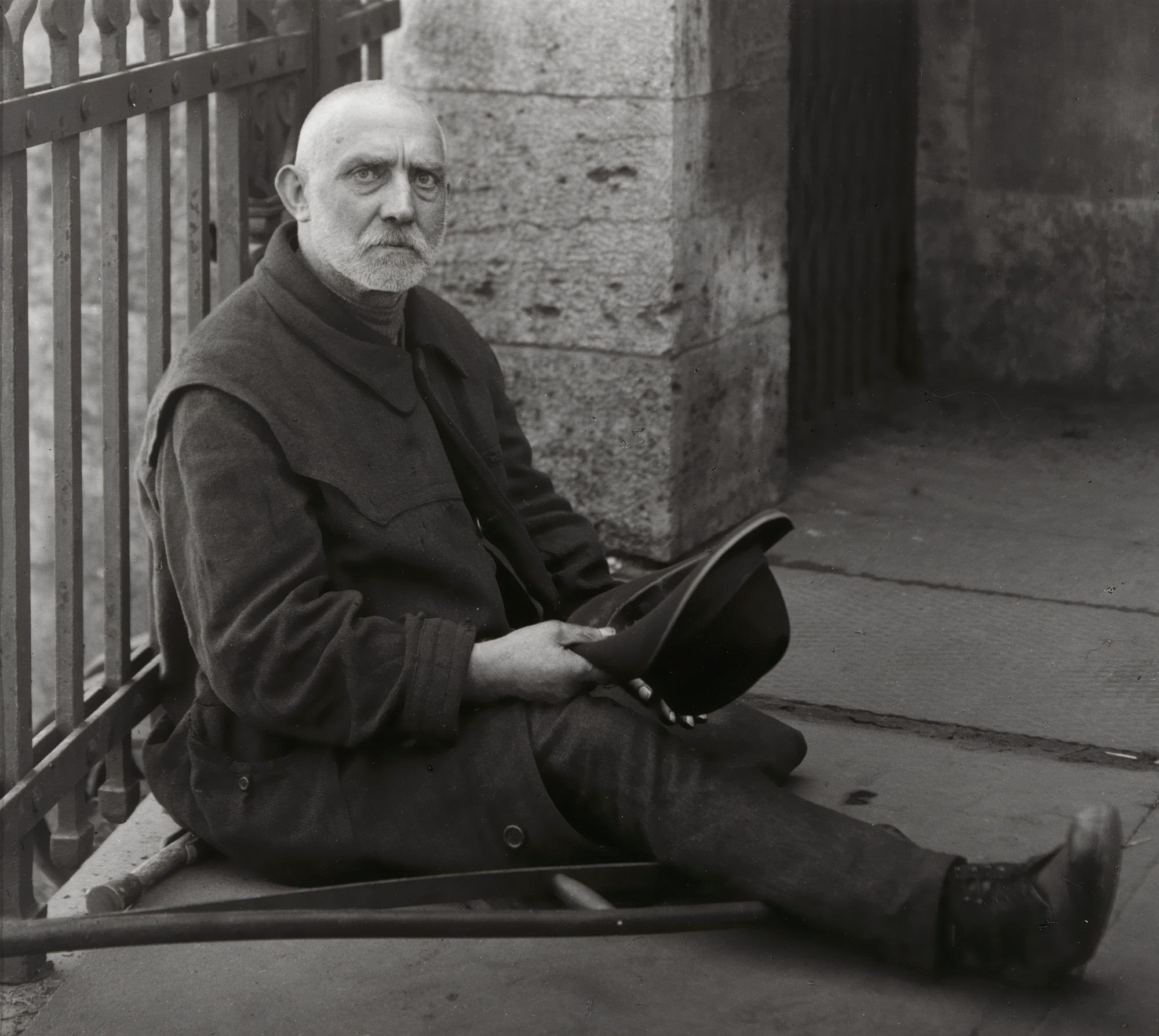 August Sander. Beggar