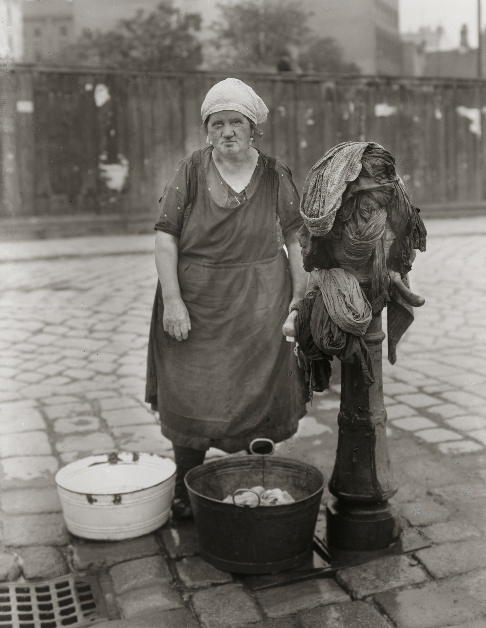 August Sander. Washerwoman