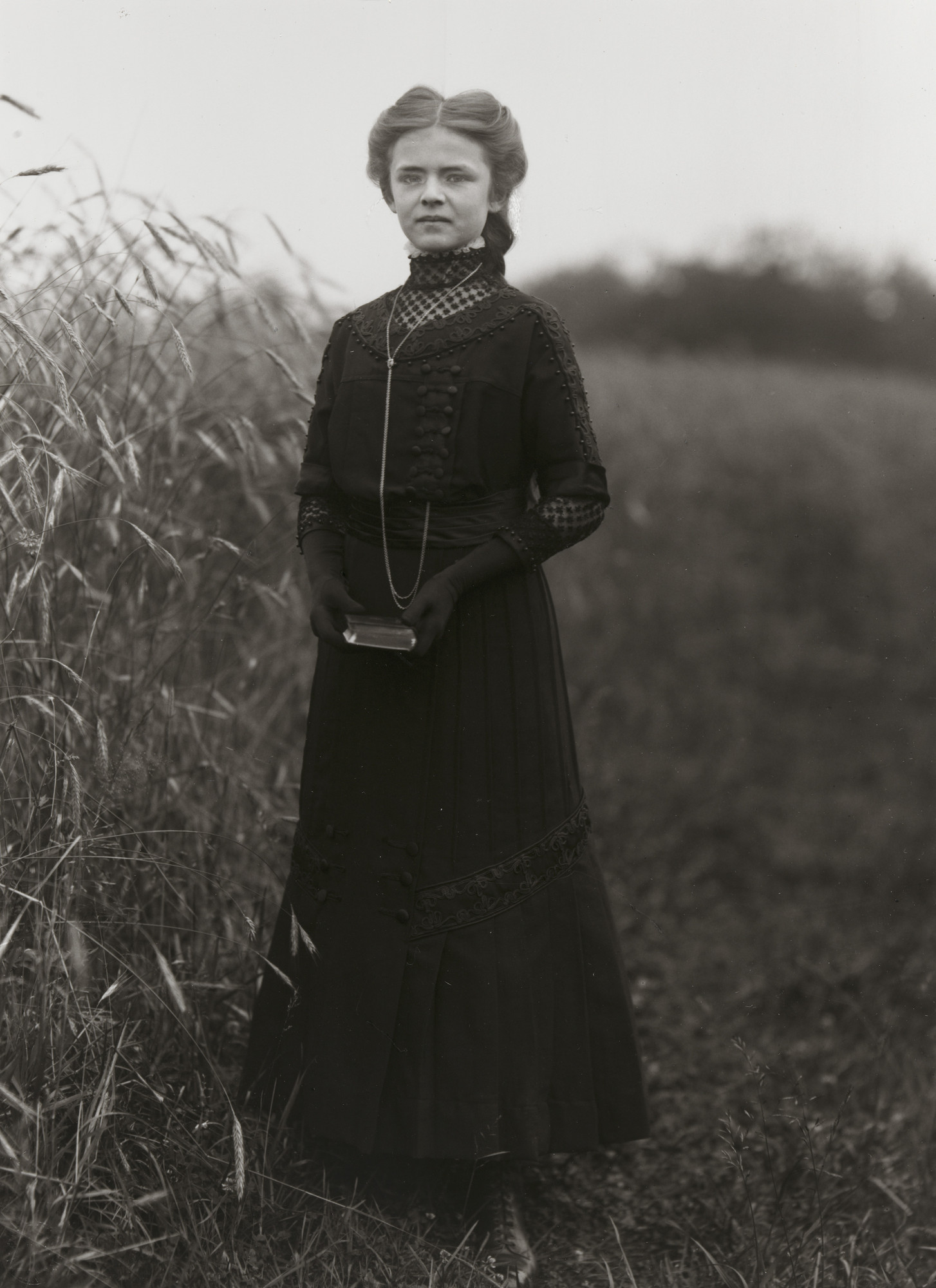 August Sander. Confirmation candidate