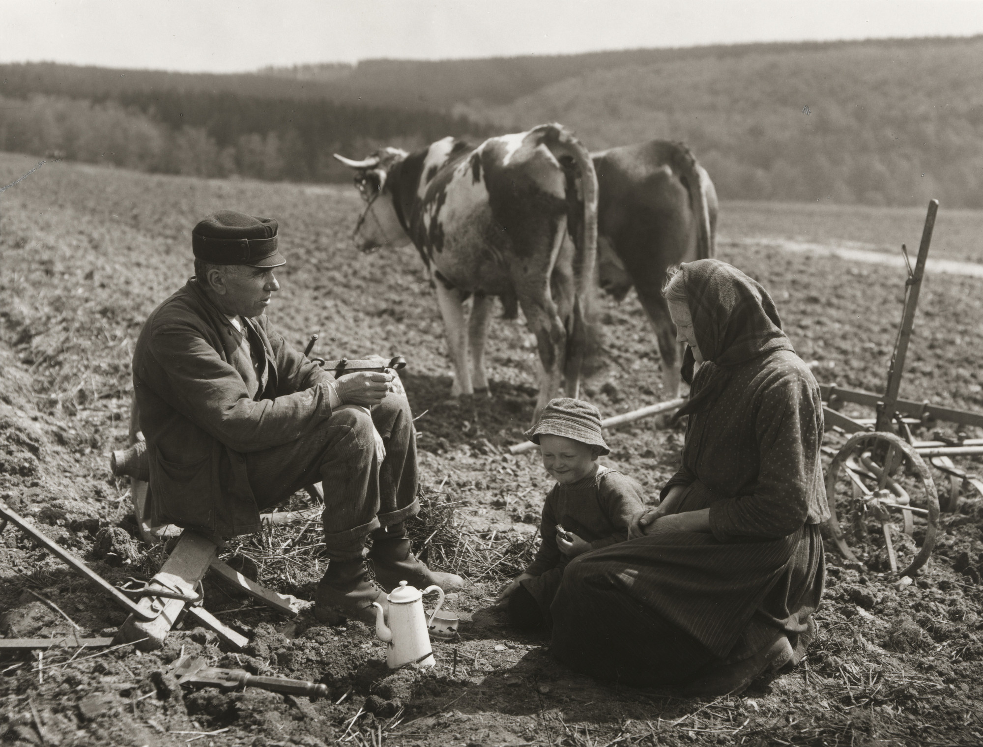 August Sander. Afternoon Break
