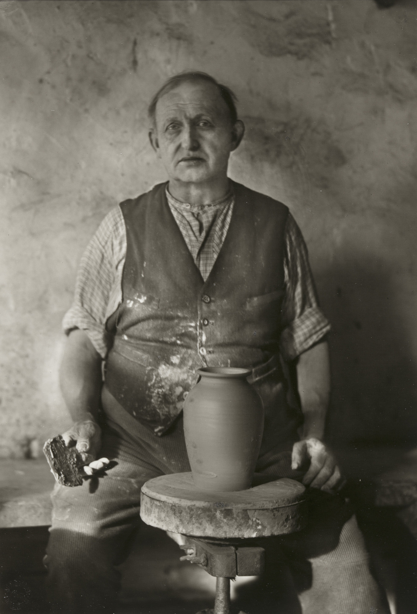 August Sander. Master Potter from Frechen