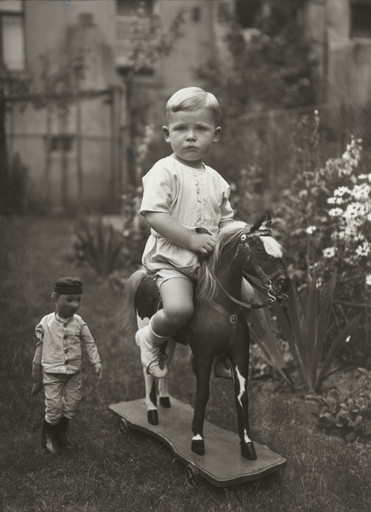 August Sander. Middle-class Child. c. 1925