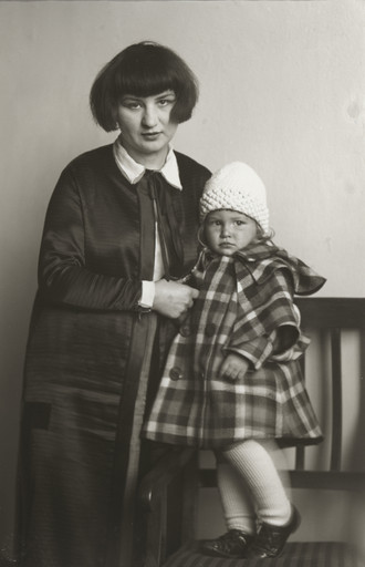 August Sander. Mother and Daughter [Martha Dix with Daughter Nelly]. 1925-26