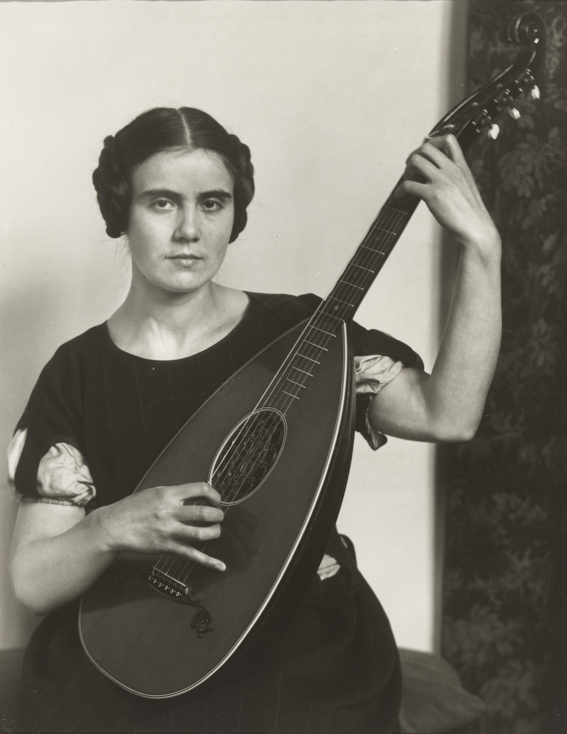 August Sander. Lutenist. c. 1926