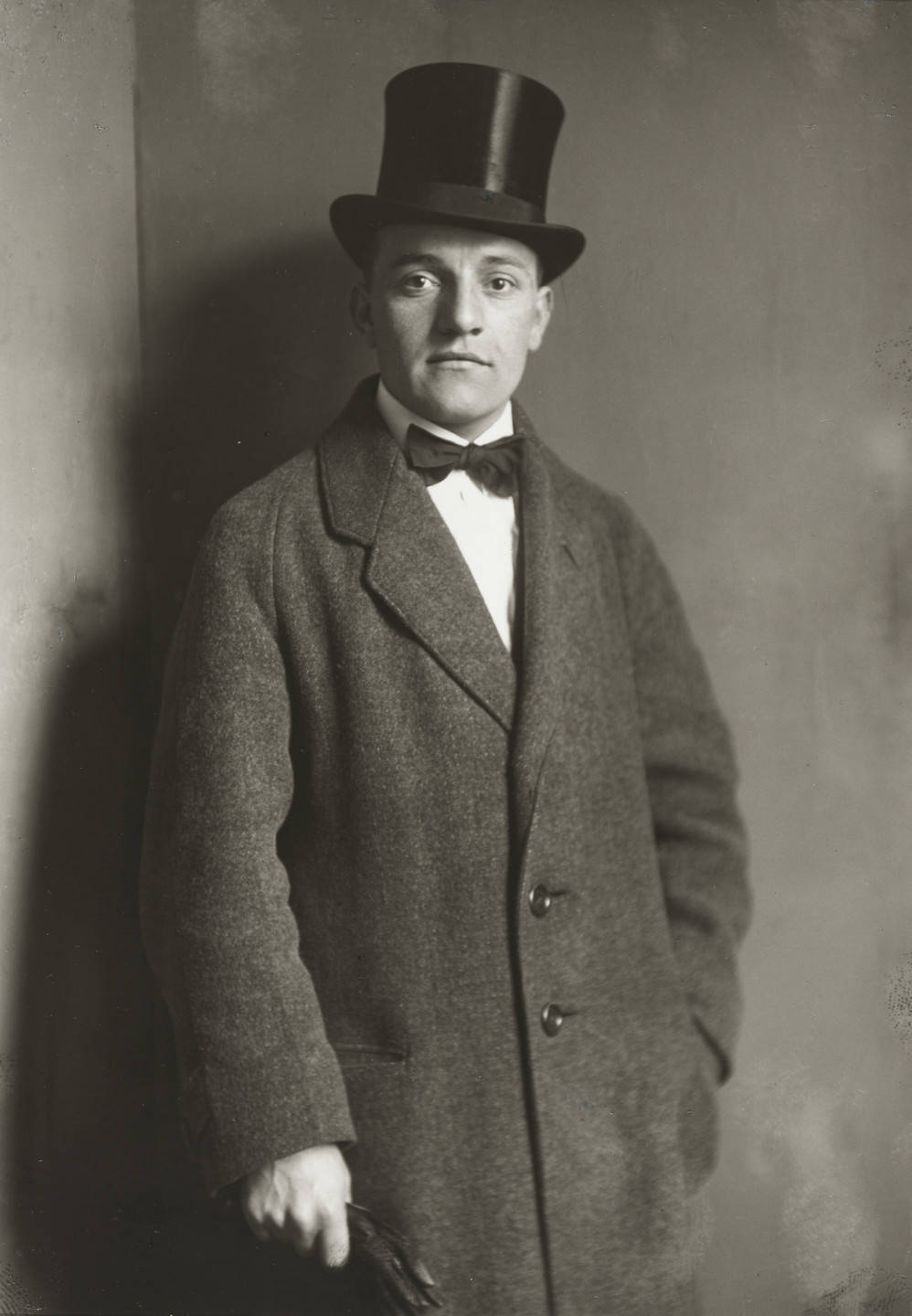 August Sander. Café Musician. c. 1919