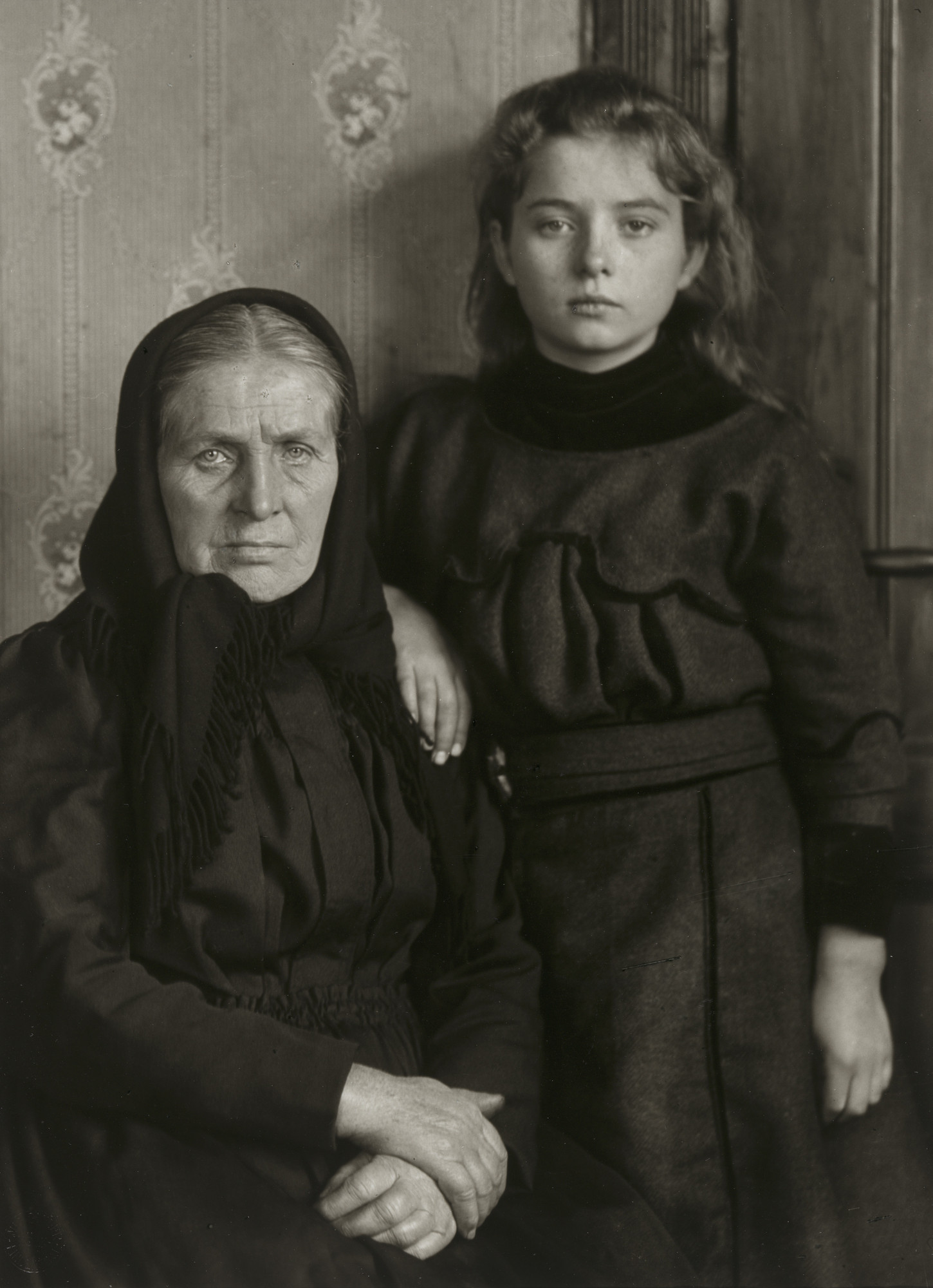 August Sander. Grandmother and Granddaughter