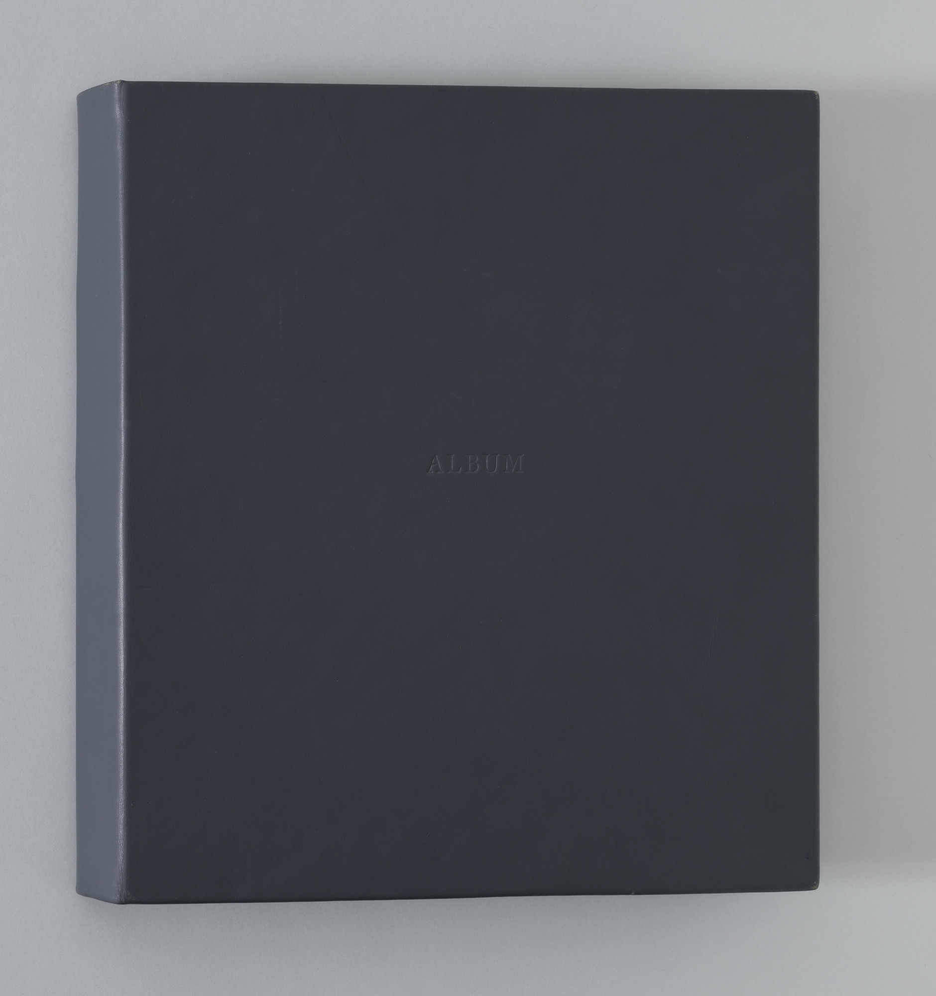 Felix Gonzalez-Torres. Untitled (Album)
