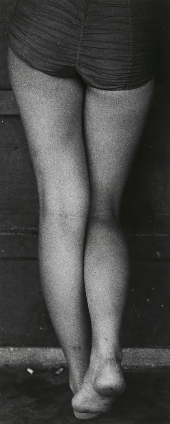Yasuhiro Ishimoto. Untitled from the series Chicago. 1950