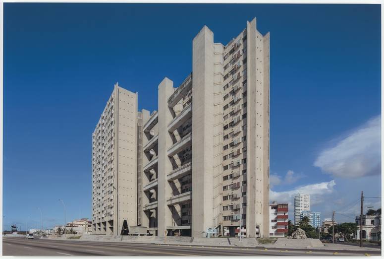 Leonardo Finotti, Antonio Quintana Simonetti, Alberto Rodríguez Surribas. Edificio Girón, Havana, Cuba. 2014