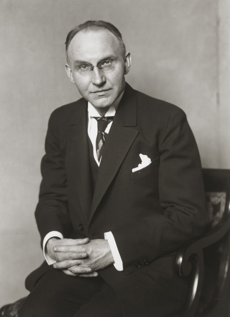 Writer and Literary Critic [Dettmar Heinrich Sarnetzki]