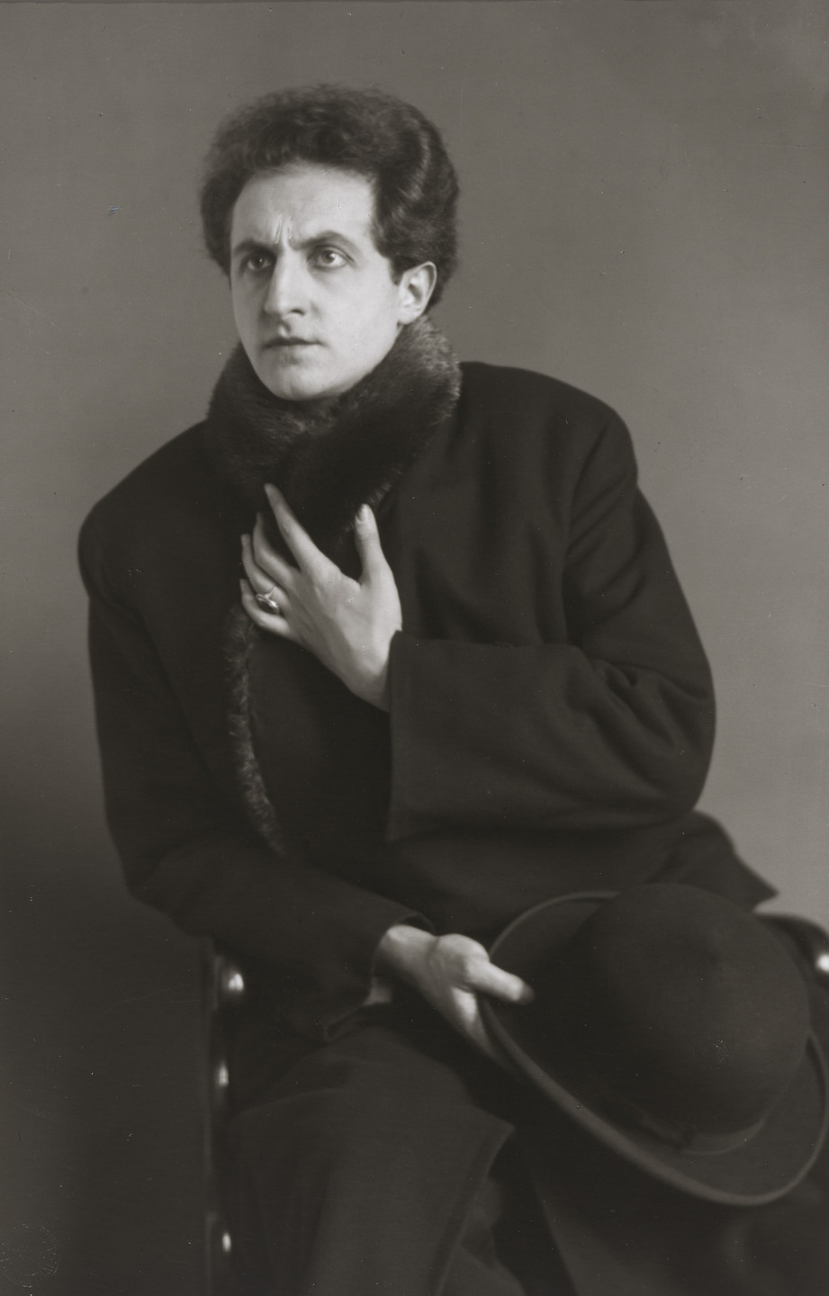 August Sander. The Tenor [Leonardo Aramesco]. c. 1928
