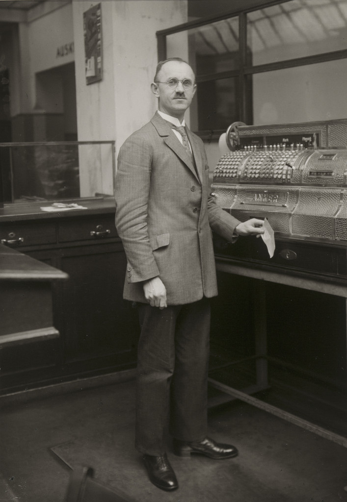 Savings Bank Cashier