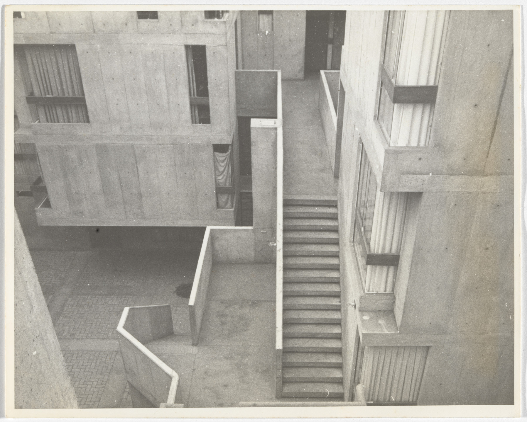 Miguel Rodrigo Mazuré, Emilio Soyer, Miguel Cruchaga Belaúnde. Social Housing in Callao, Callao, Peru (View of staircase). 1971-1974