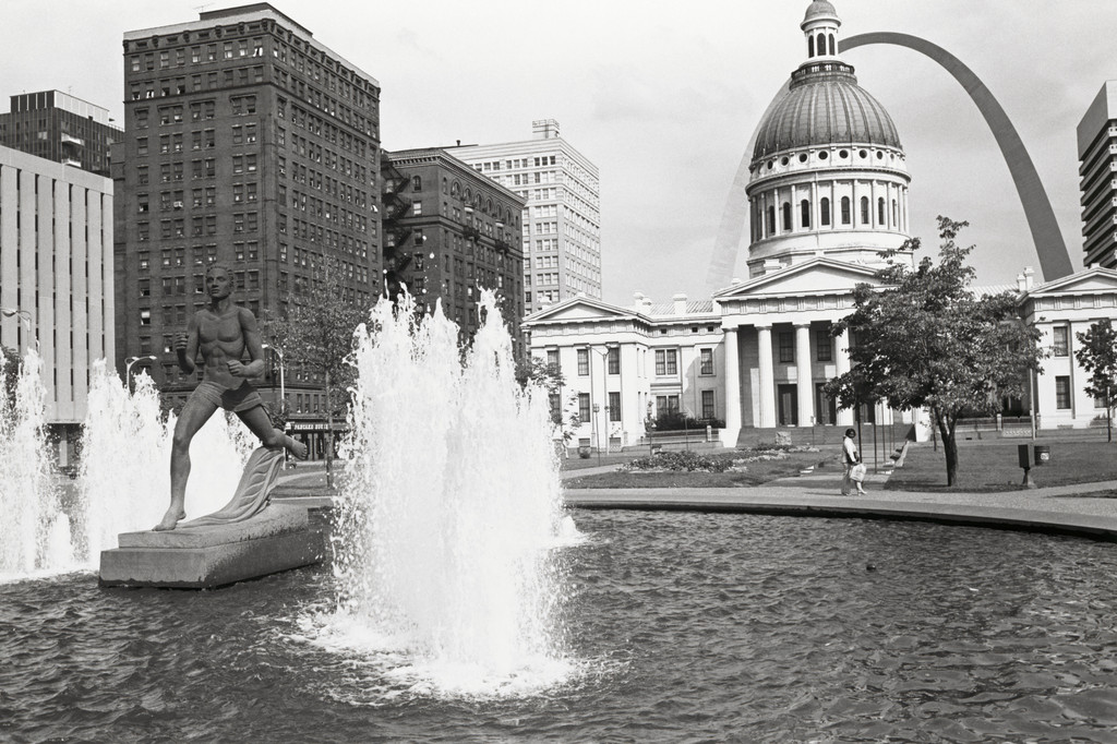 Kiener Memorial Fountain and Runner Statue. Gateway Mall, Saint Louis, Missouri