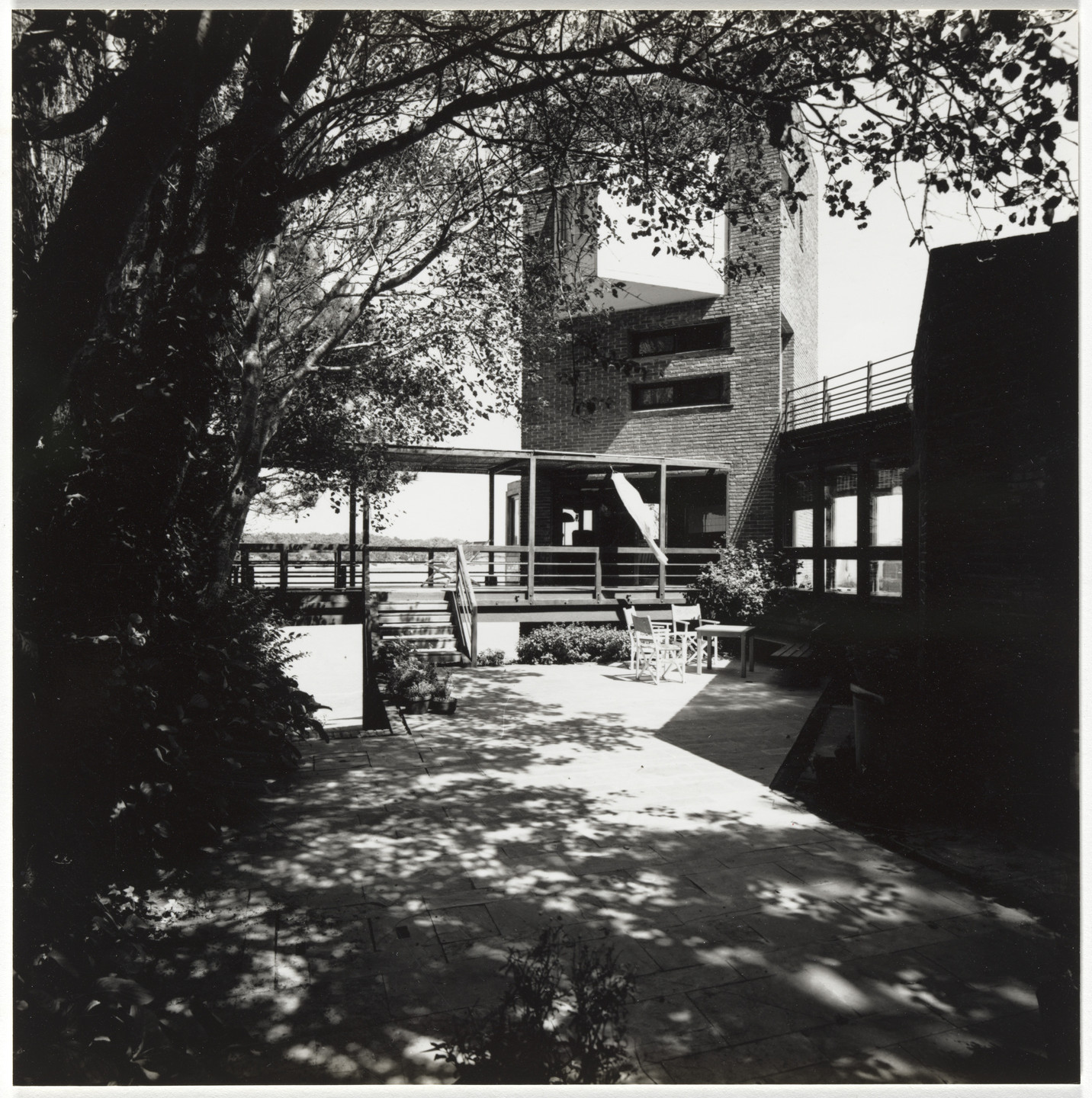 Flora Manteola, Ignacio Petchersky, Javier Sánchez Gómez, Josefa Santos, Justo Solsona, Rafael Viñoly. Casa de verano Sanchez Gomez, La Barra, Punta del Este, Uruguay. 1972