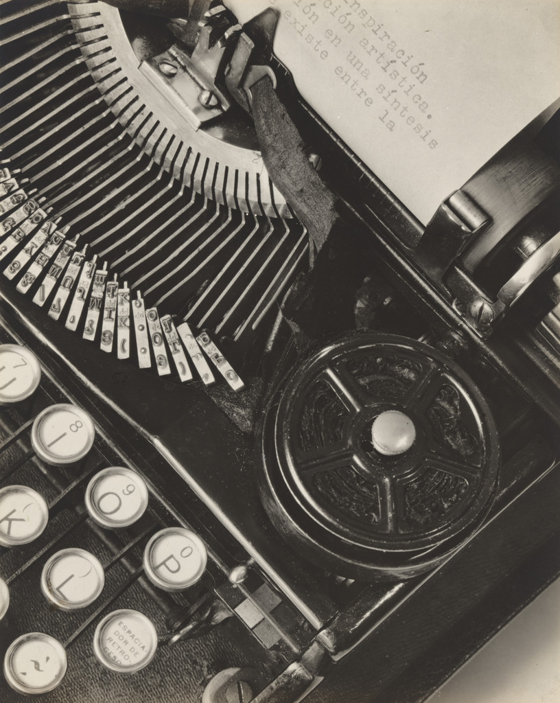 Mella's Typewriter, Tina Modotti, 1928