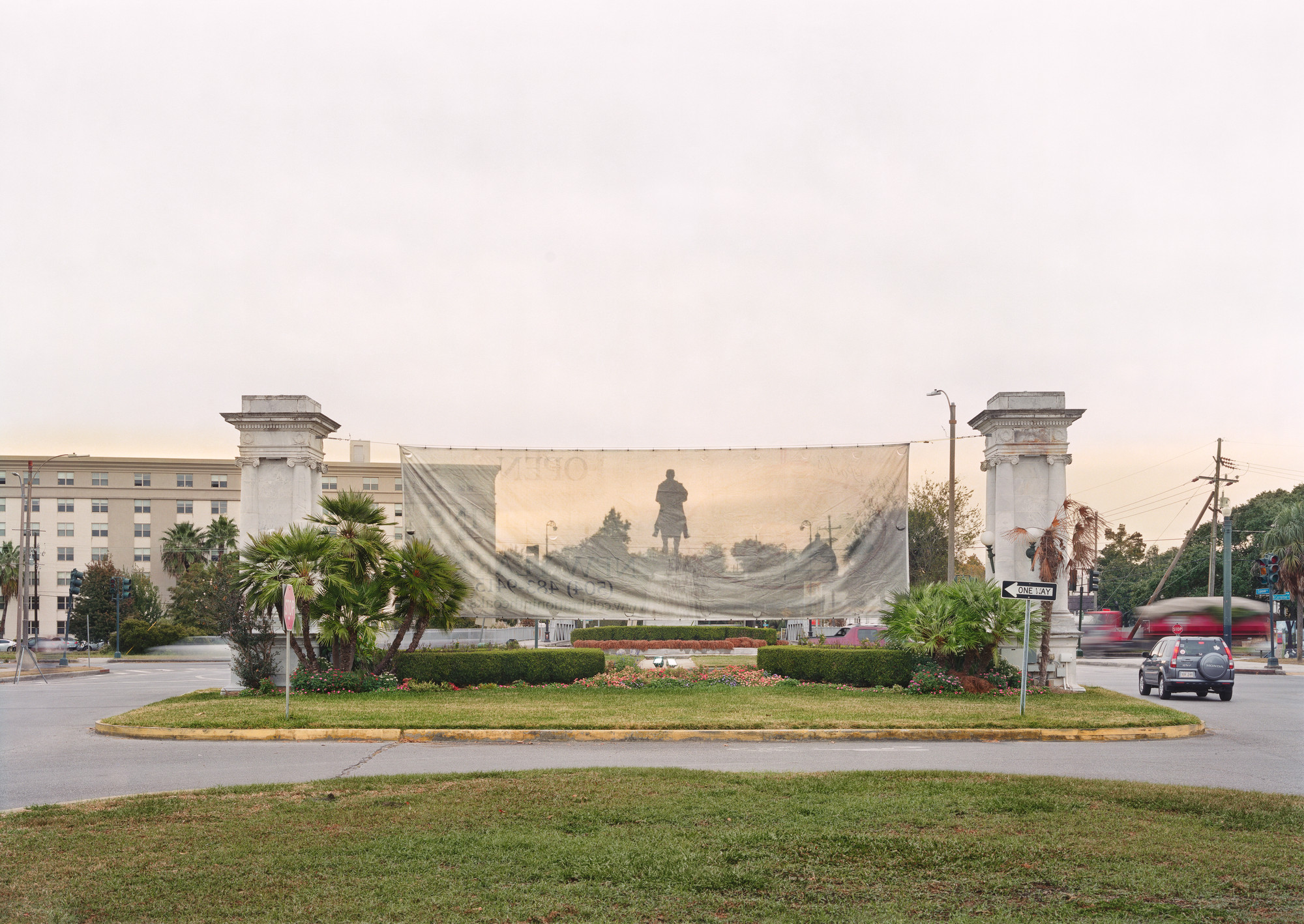 An-My Lê. Monument, General P.G.T. Beauregard, New Orleans, Louisiana. 2016