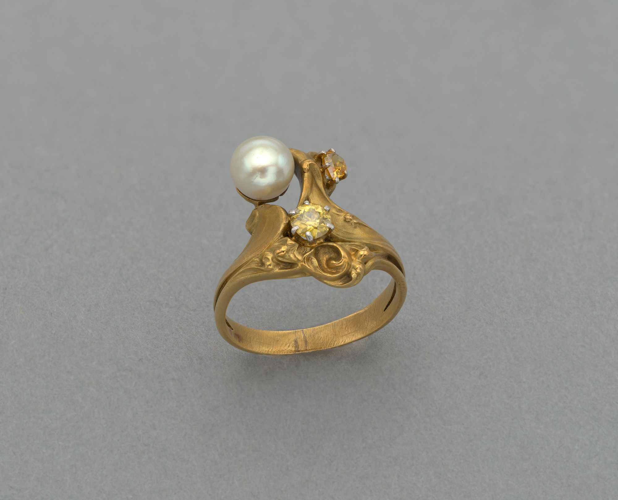 Hector Guimard. Ring