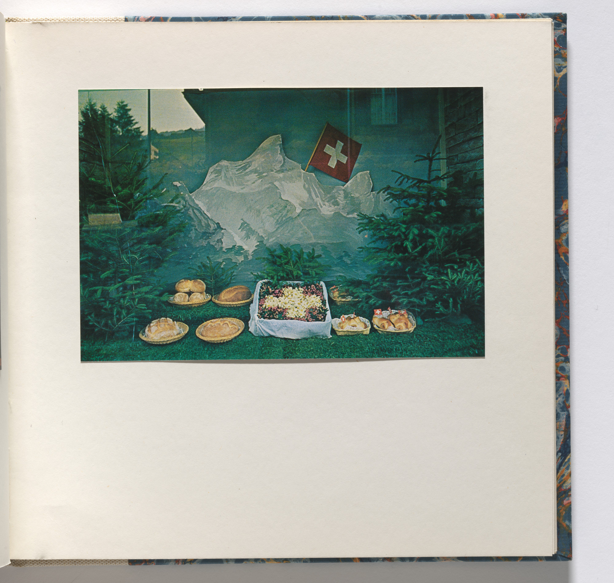 Luigi Ghirri. Cardboard Landscapes