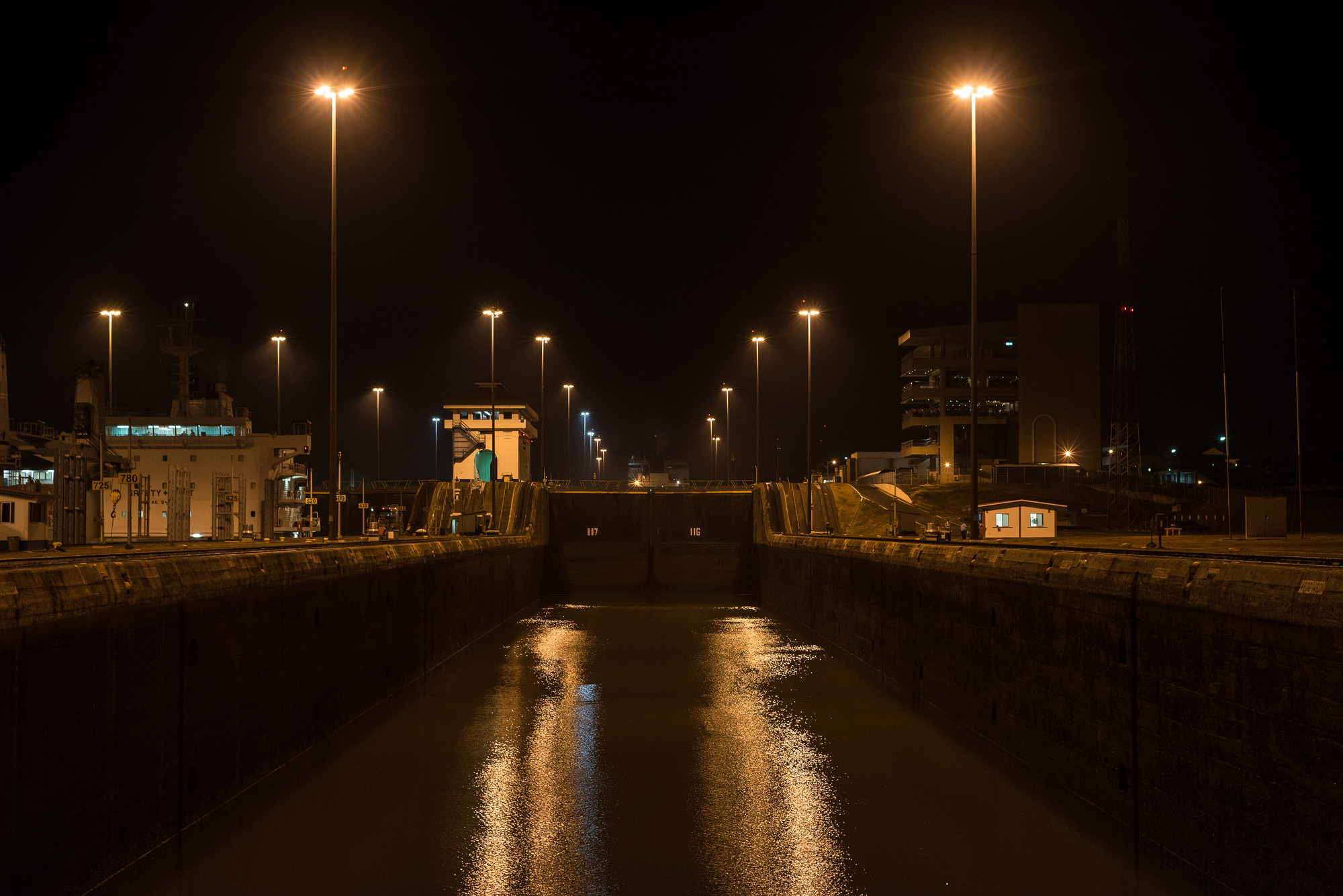 Enrique Ramírez. Ocean 33 ° 02&#39;47 &#34;S / 51 ° 04&#39;00” N. 2013