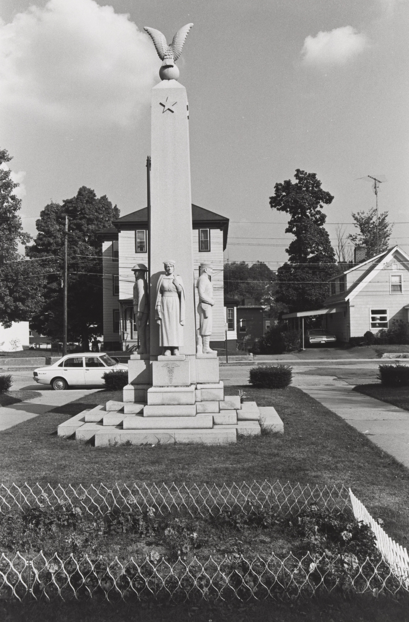 Lee Friedlander. World War I Monument