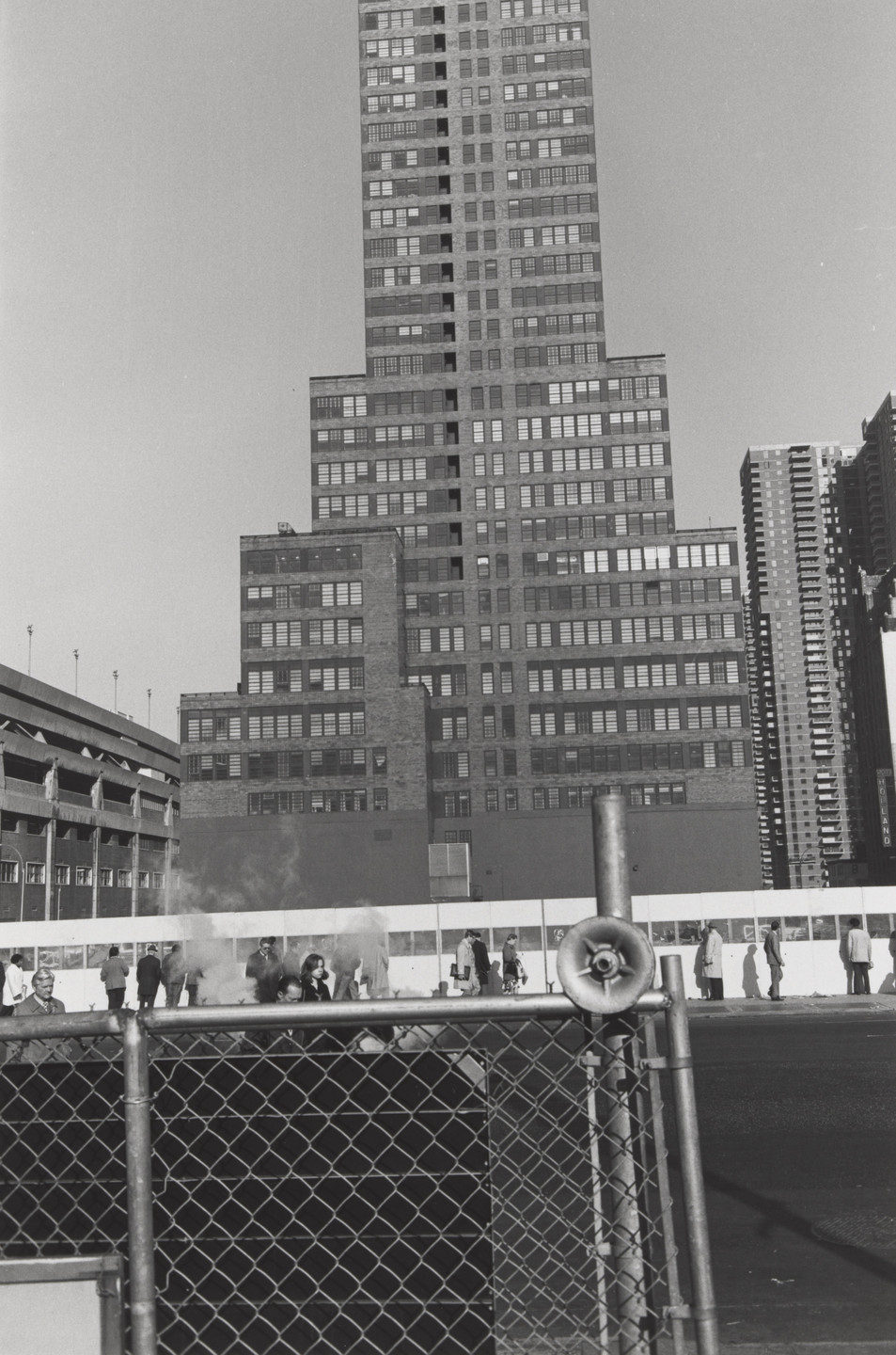 【Sale】Lee Friedlander「Friedlander」MoMA Lee Friedlander. New York City. 1976 | MoMA