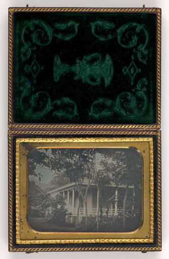 美品　The Glory of Water: Daguerreotypes Mysterious woman's daguerreotype found in shipwreck