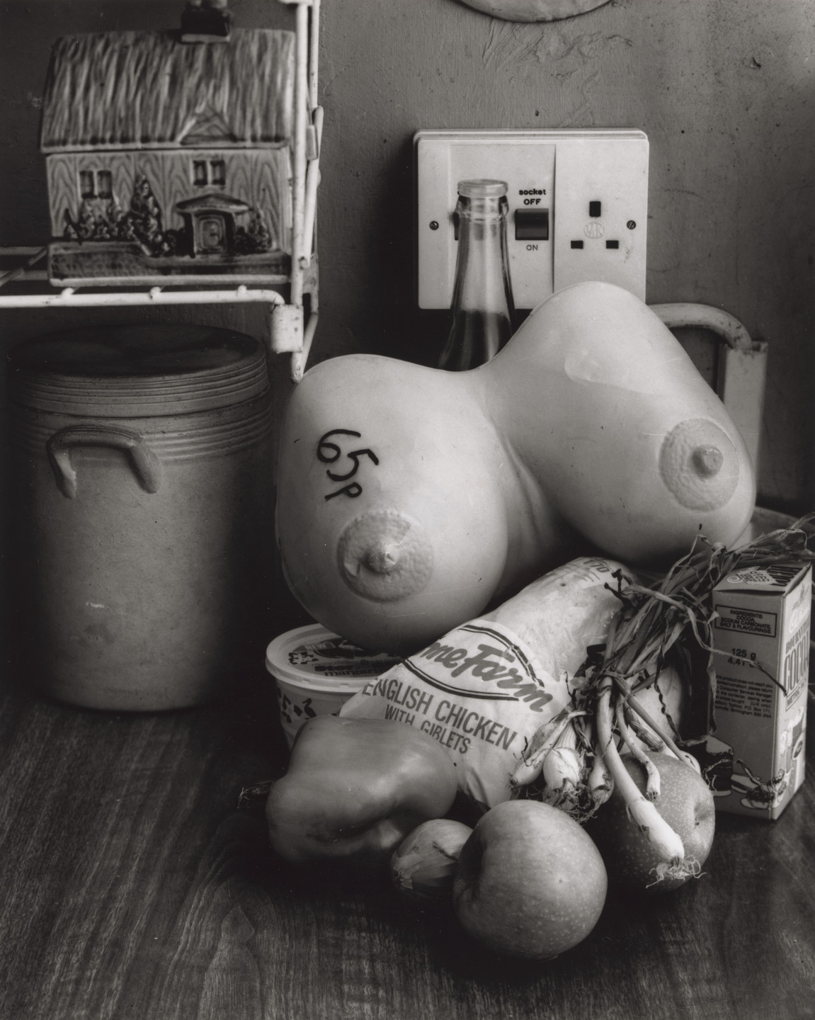 Jo Spence, Terry Dennett. Remodelling Photo History. 1981-82
