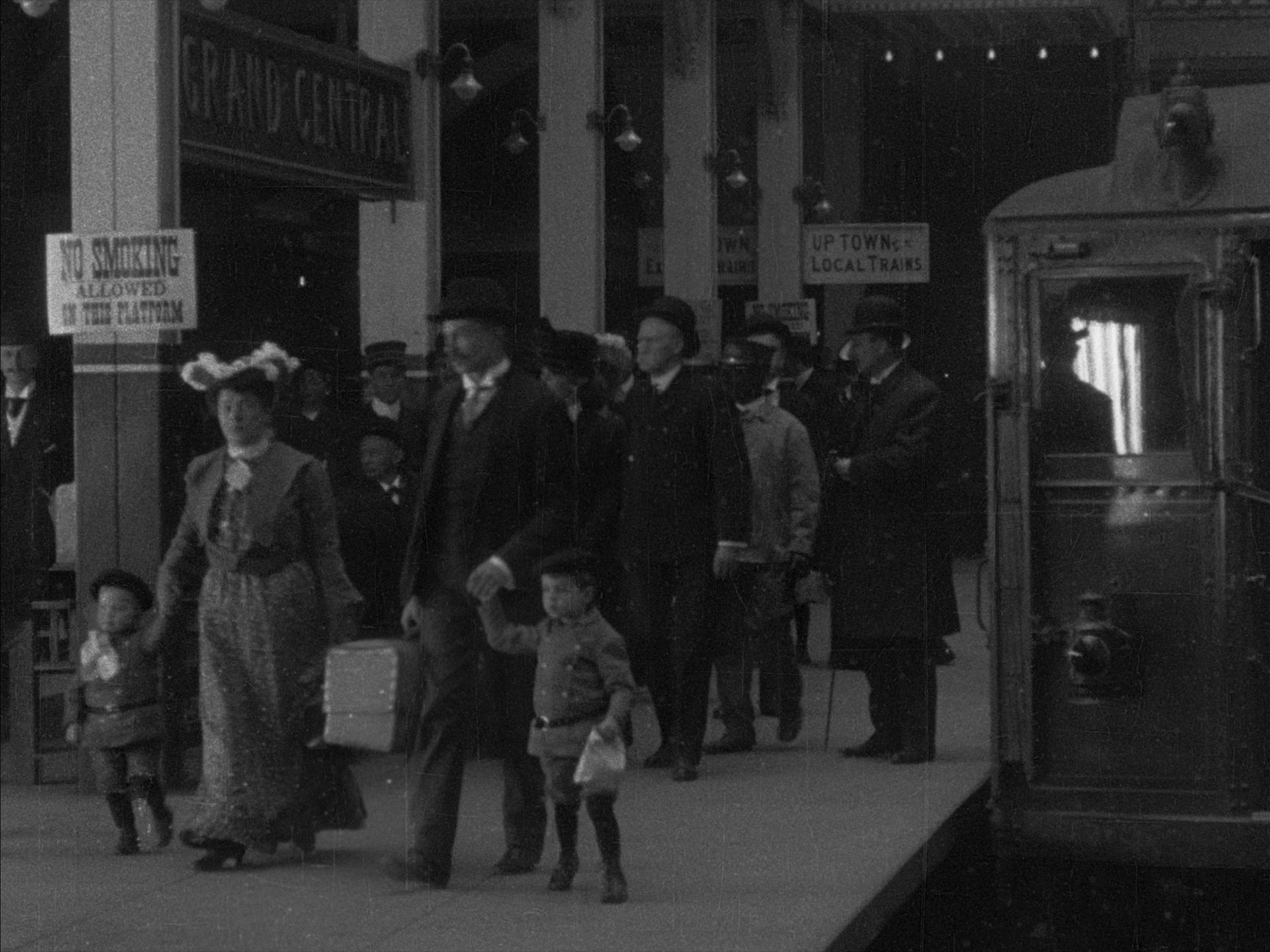 American Mutoscope and Biograph Company, G. W. Bitzer, F. A. Dobson. Interior N.Y. Subway, 14th Street to 42nd Street. 1905
