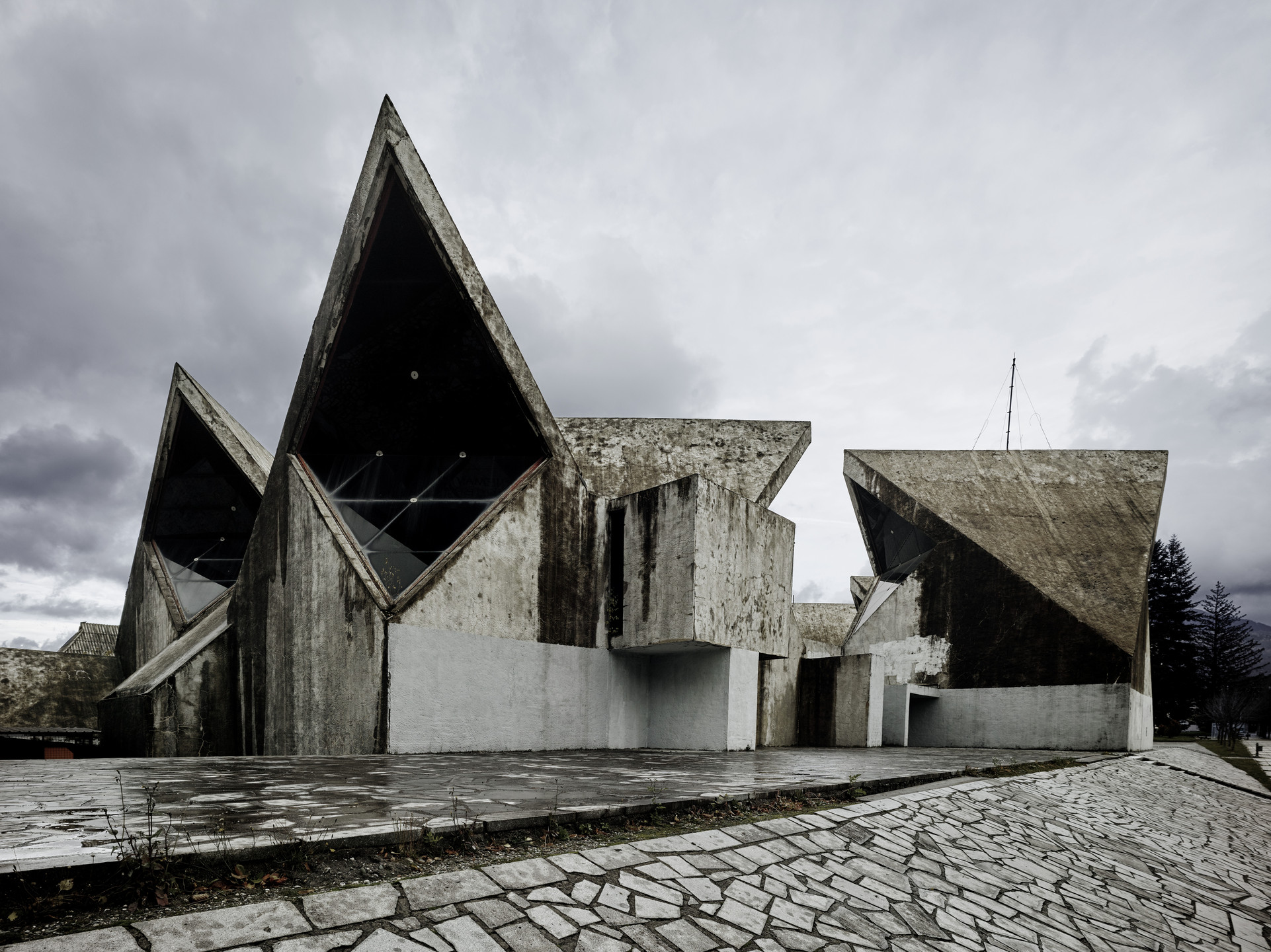 Valentin Jeck, Marko Mušič. Memorial and Cultural Center, and Town Hall, Kolašin, Montenegro (Exterior view, 2016). 2016