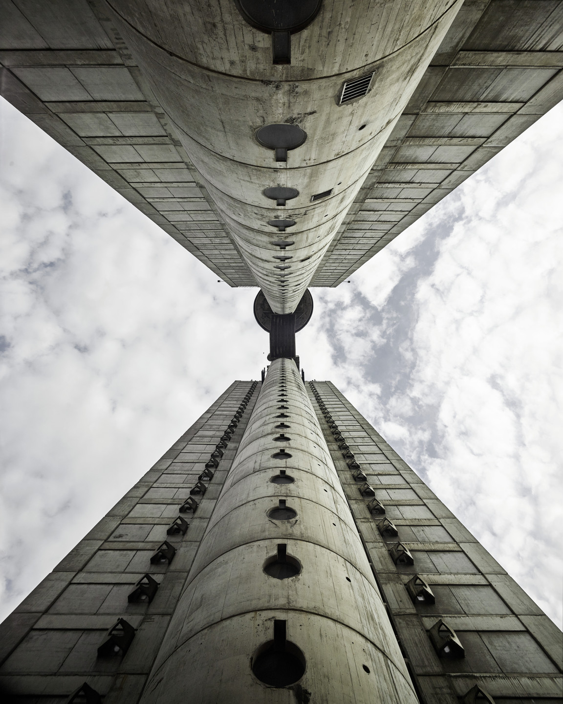 Valentin Jeck, Mihajlo Mitrović. West Gate of Belgrade (Genex Tower), Belgrade, Serbia. 2016