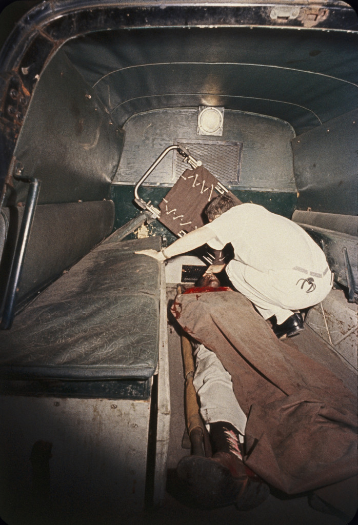 Knifing Victim I, Chicago, Illinois