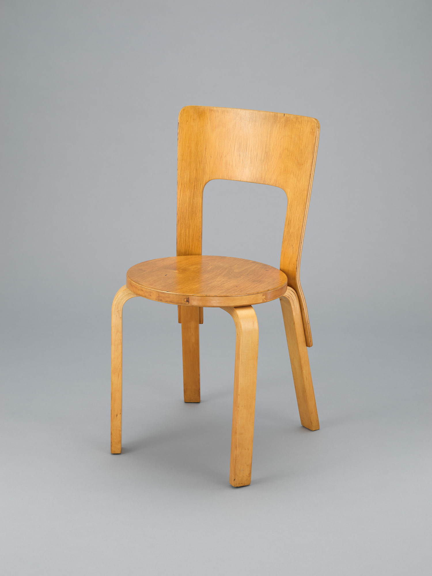 Alvar Aalto. Side chair (model 66)