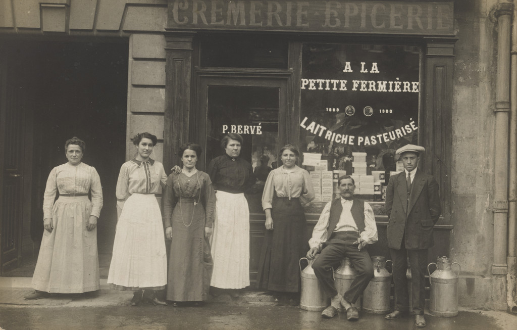Crèmerie épicerie, P. Bervé, À la Petite Fermière, 135, boulevard Ney, Paris