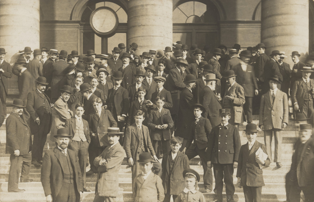 Actionnaires à l’ouverture de la bourse, Paris