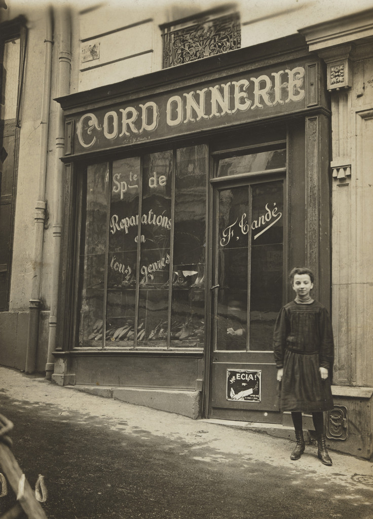 Cordonnerie, F. Candé, 6 bis, rue Ravignan,  Paris