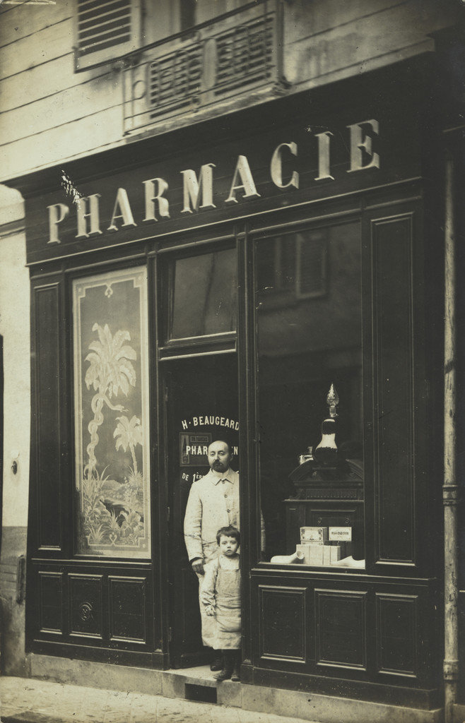 Pharmacie H. Beaugeard, Plaque Guilleminot,  Le Pecq