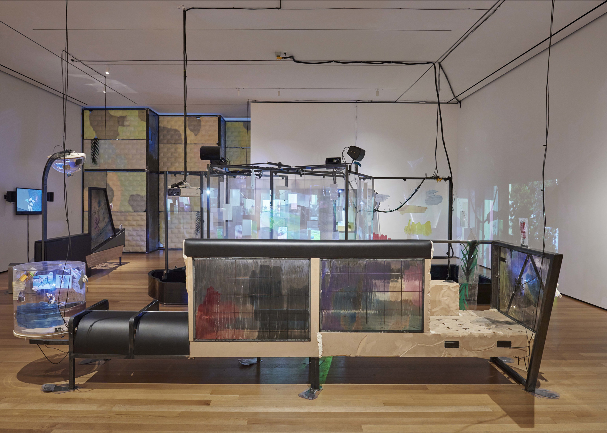 Neïl Beloufa. High definition and objectives: expansion and transparency. 2016