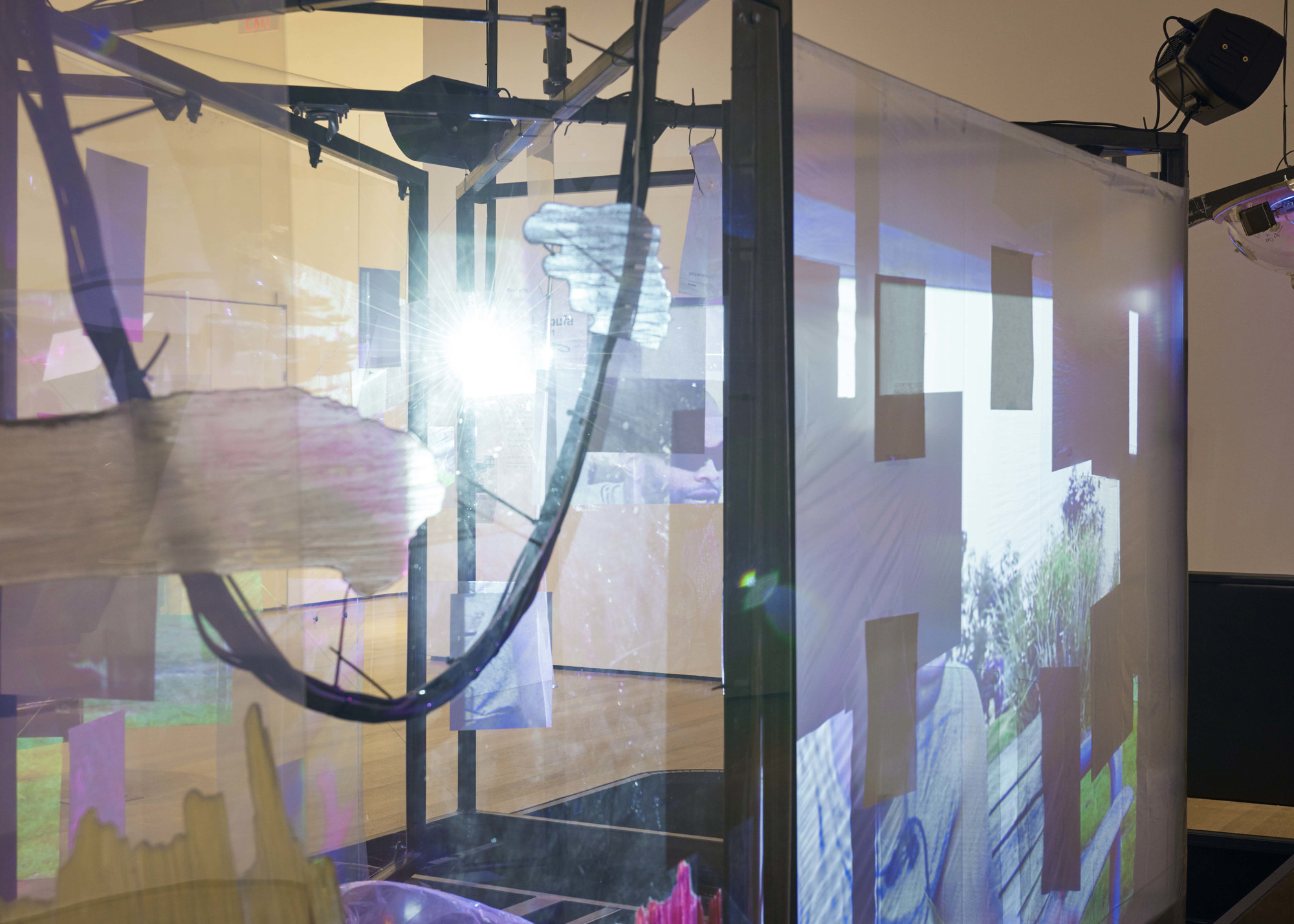 Neïl Beloufa. High definition and objectives: expansion and transparency. 2016