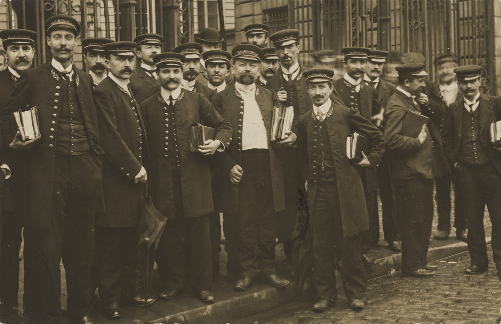 Les employés encaisseurs du gaz, Rue de Maubeuge, Papiers photographiques - Duvau, Paris