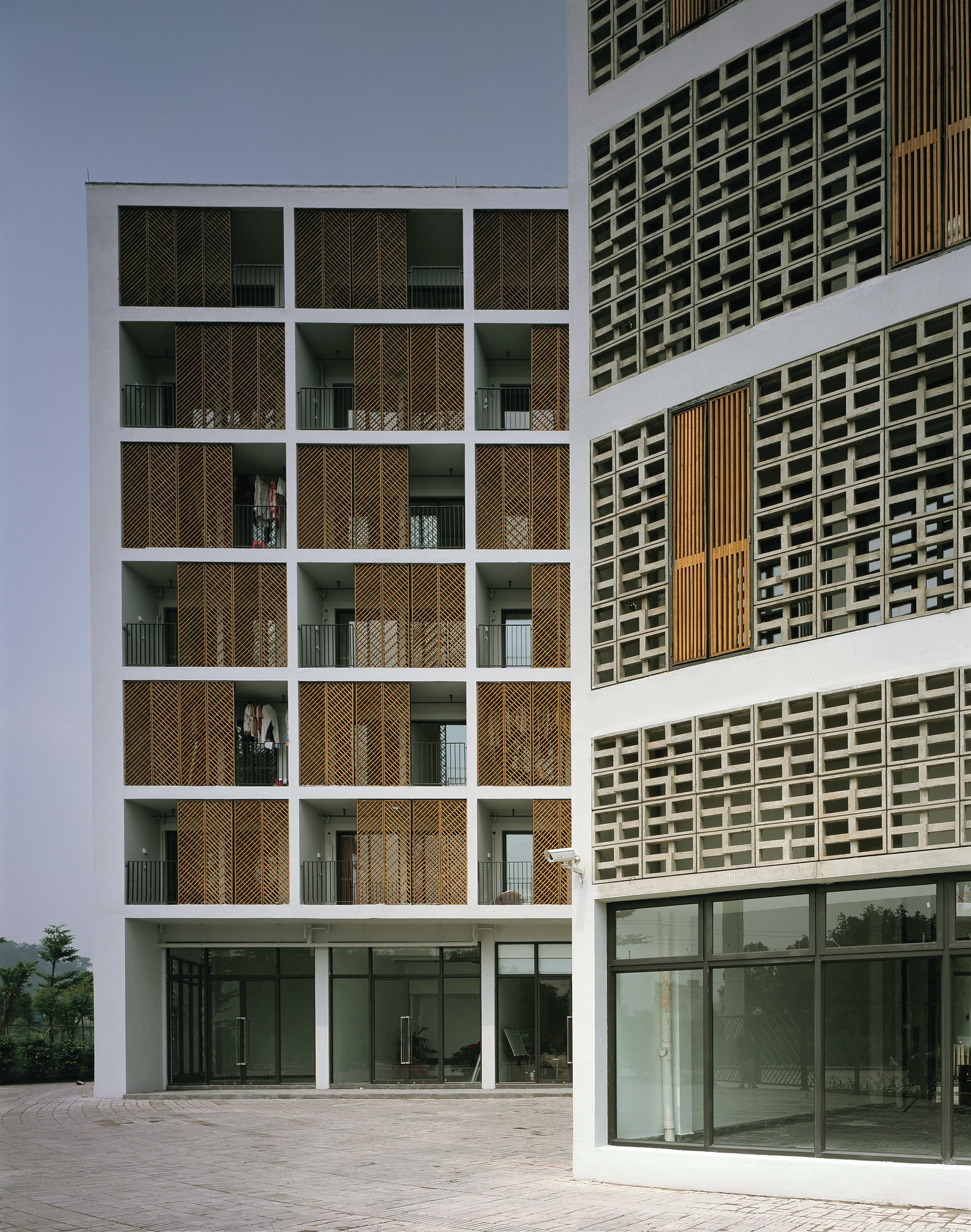 Xiao Du Liu, Yan Meng, Hui Wang, Chaoying Yang. Tulou Collective Housing, Nanhai, Guandong, China