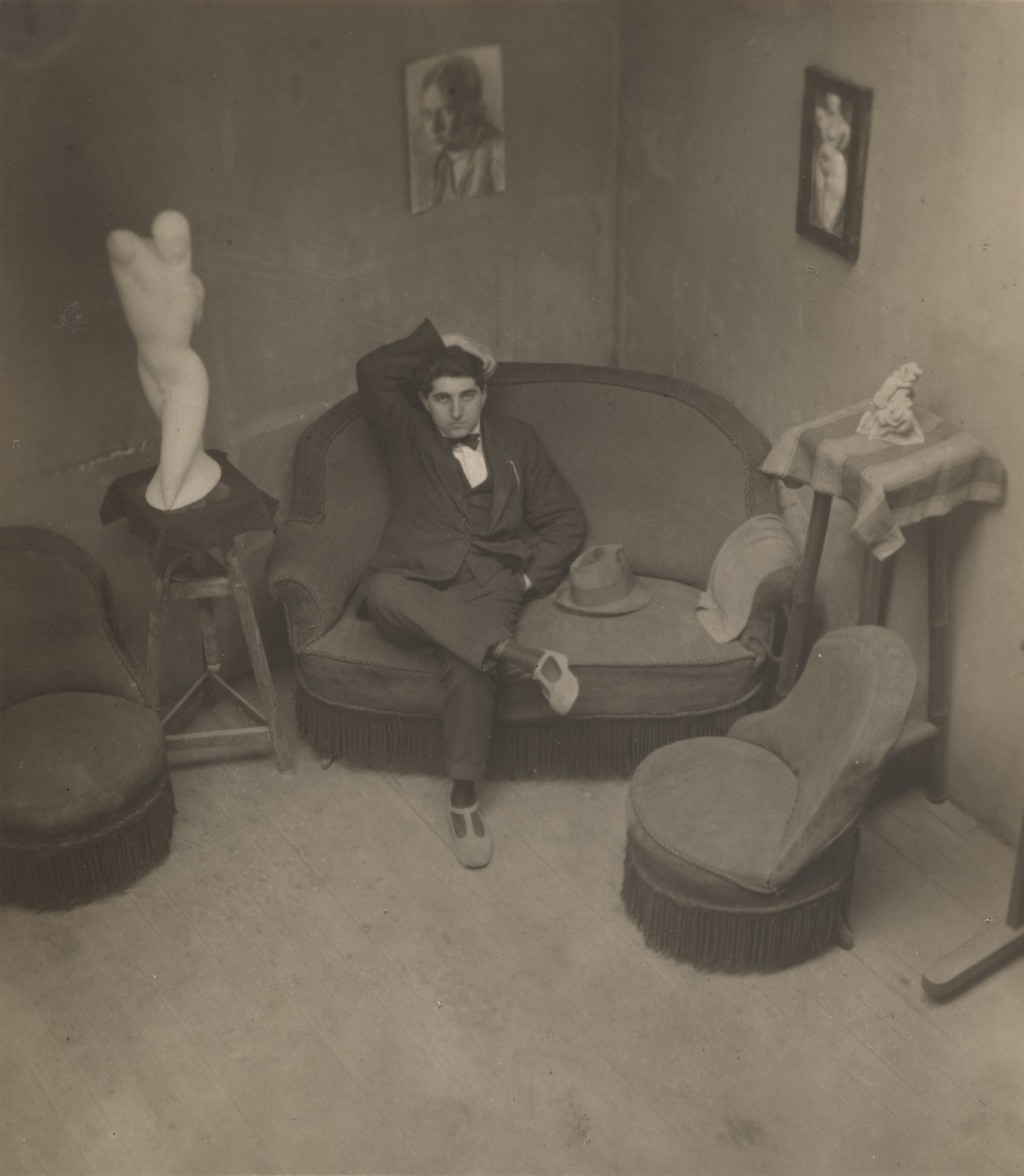 André Kertész. Etienne Beöthy in His Studio. 1928