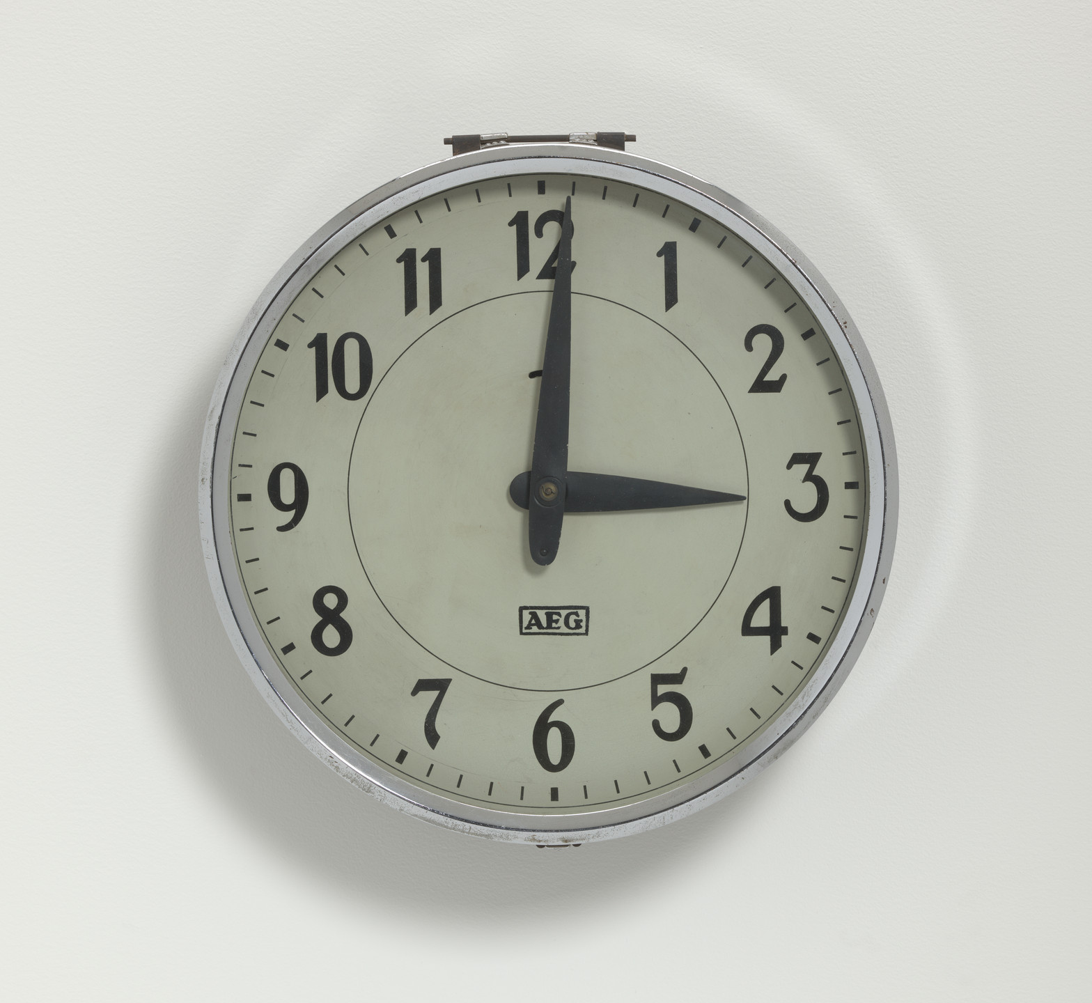 Peter Behrens. Synchronous Electric Clock. 1910