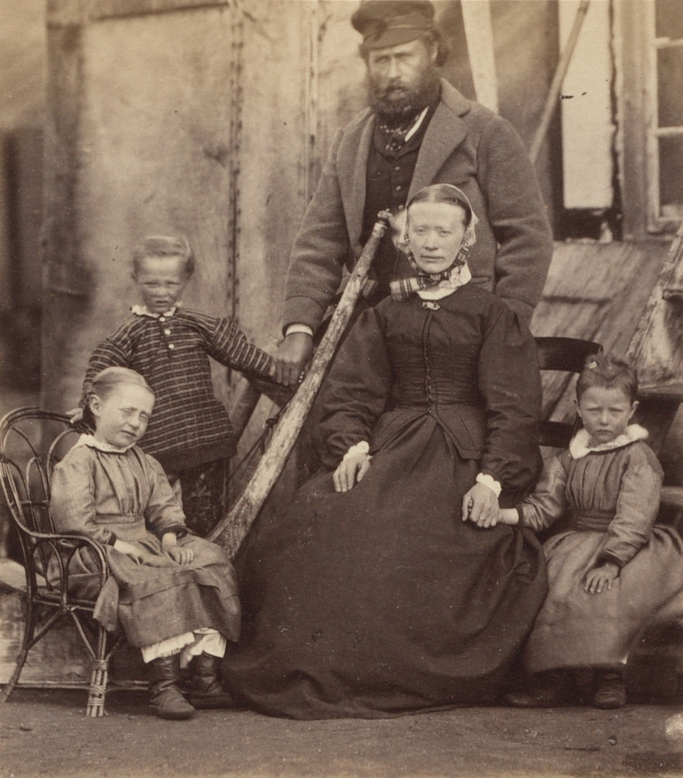 George P. Critcherson, John L. Dunmore, William Bradford. "Jansen and his family". 1869